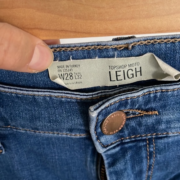 Topshop Moto Leigh Ripped Jeans - Picture 2 of 7